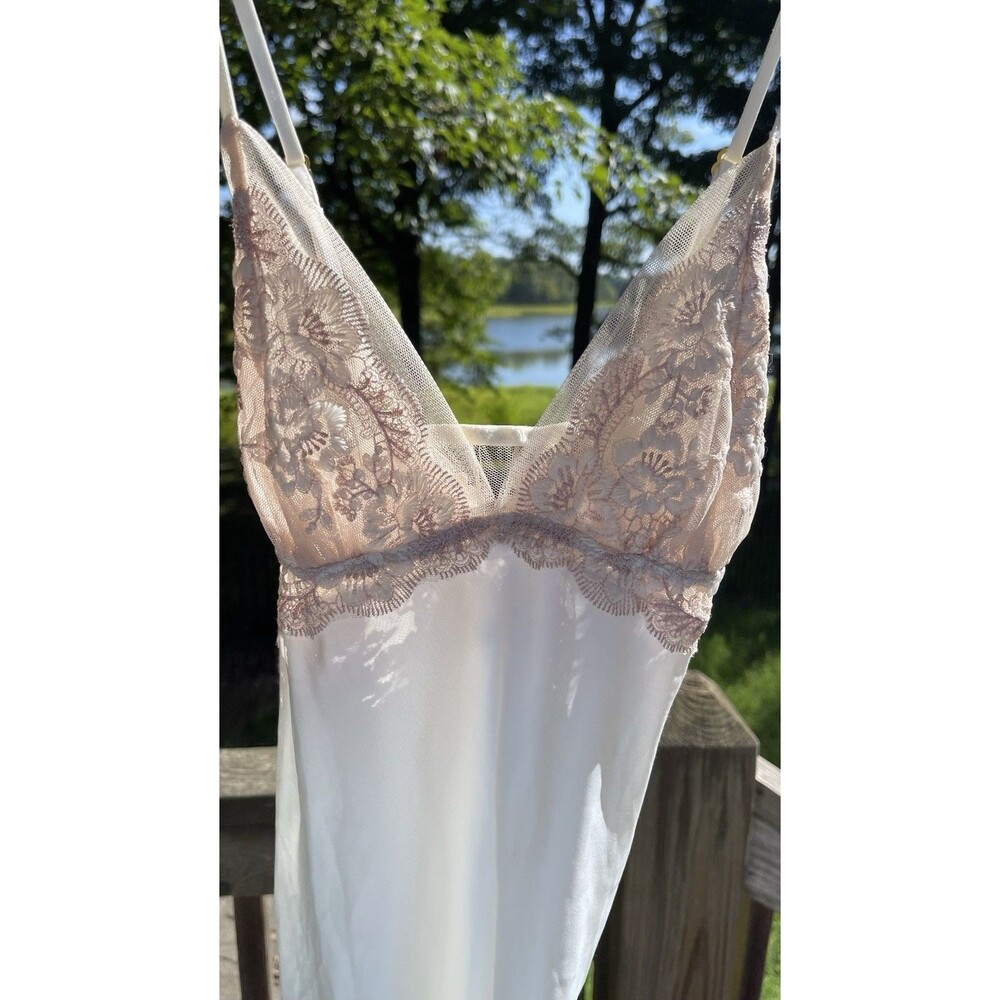 Flora Nikrooz Rosa Charmeuse Chemise Ivory Rose Pattern Lace Cups Ladies XS NWT